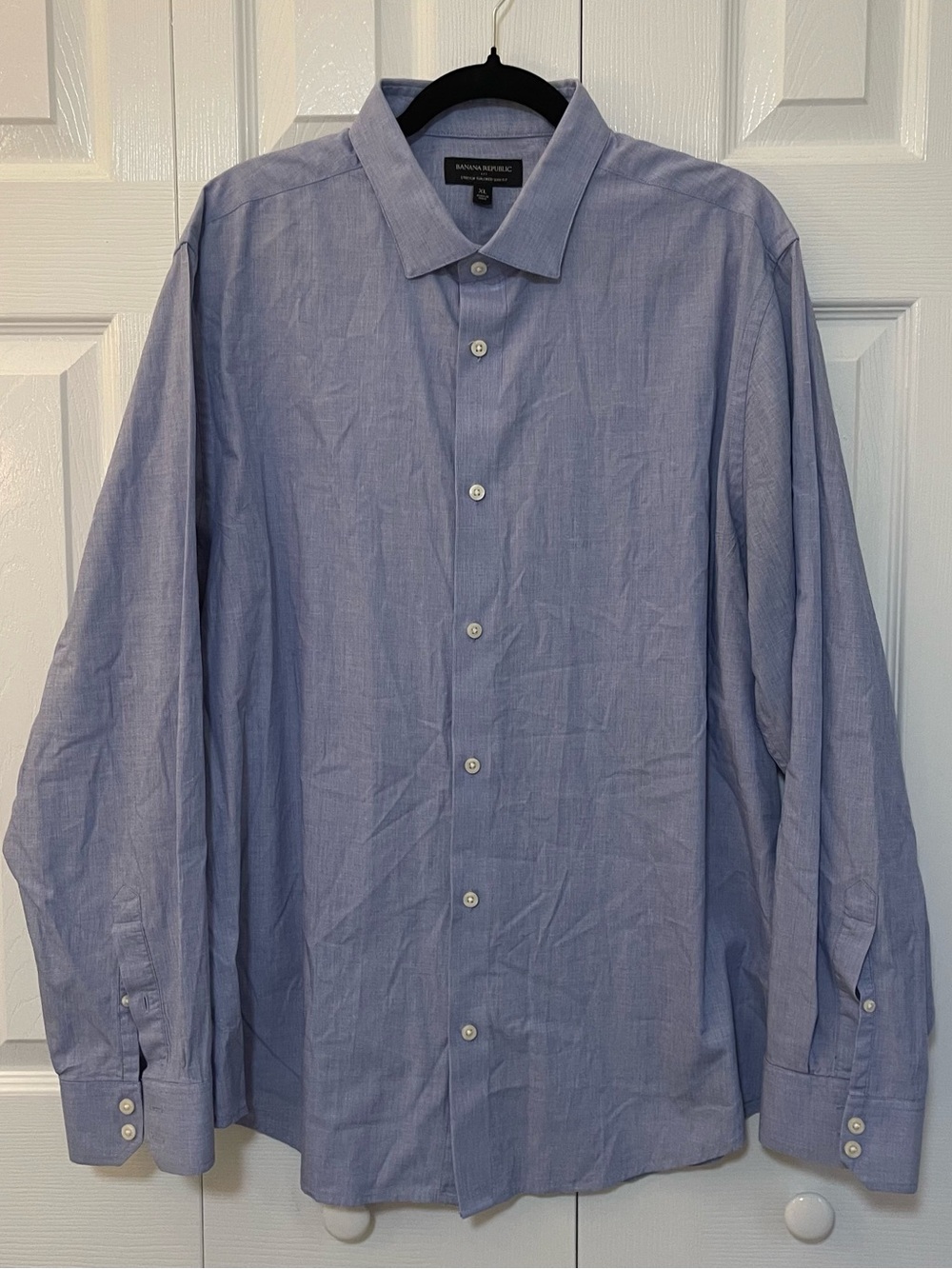 Banana Republic Men's Blue Spread-Collar Dress Shirt